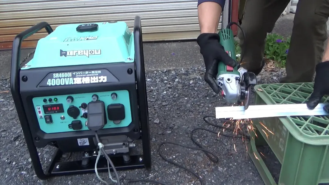 発電機を使ってDIYしてる画像
